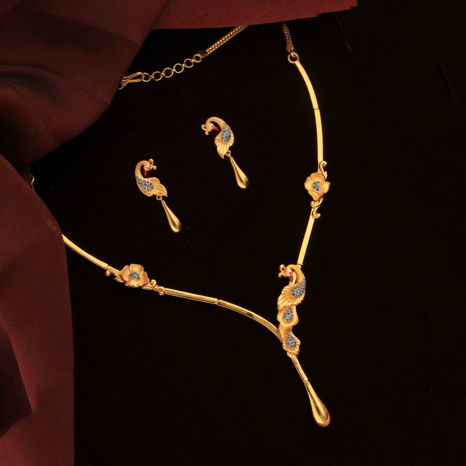 CASTING NECKLACE WITH STUD